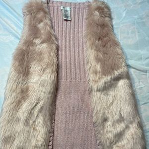 Girls fur sweater vest